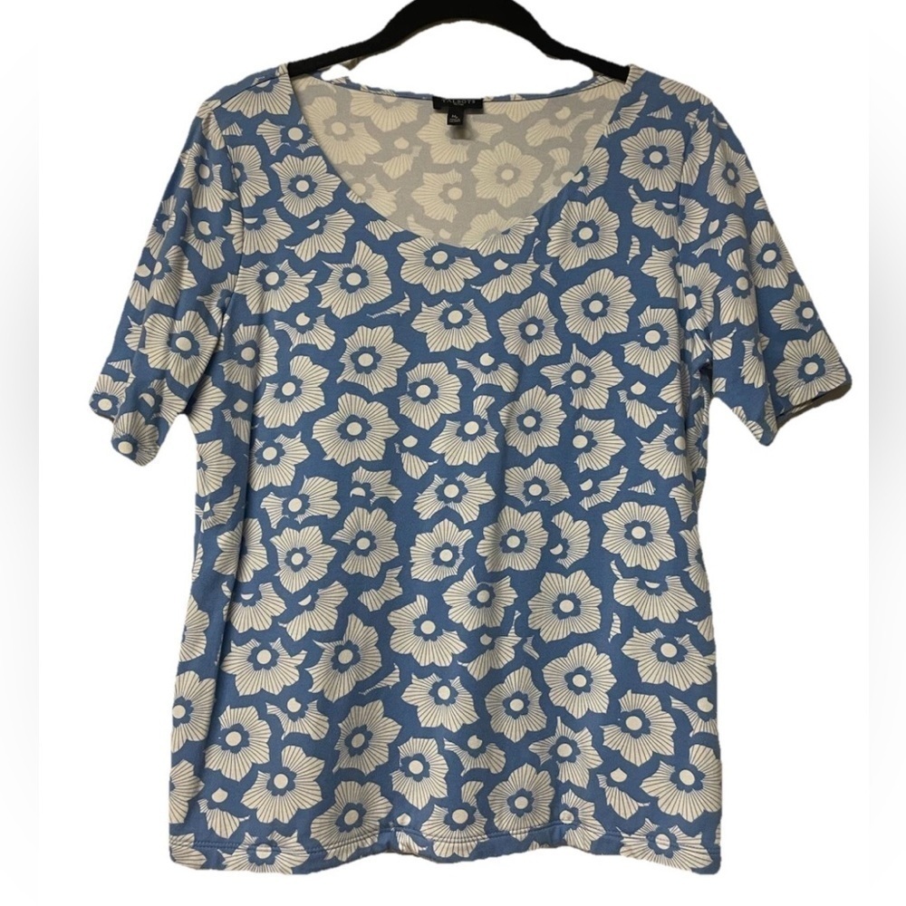 NWOT Talbots Petite Short Sleeved Blouse/Tee Size MP Blue flower, luxury tee - Picture 2 of 7